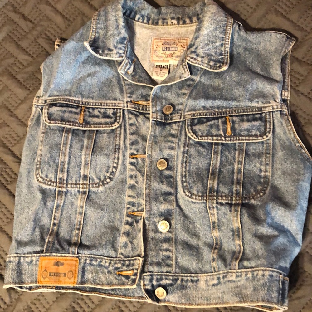 100% cotton jean jacket vest. Excellent condition.